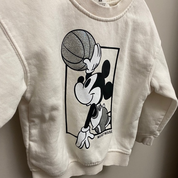 Mickey Basketball Sweater 💚2 for 20💚 - Picture 2 of 3